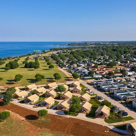 Park Glamping Luxuszelt *